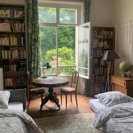 Grand Style Haussmanien A 7 Min Du Chateau! 21m2 Bed & Breakfast Versailles